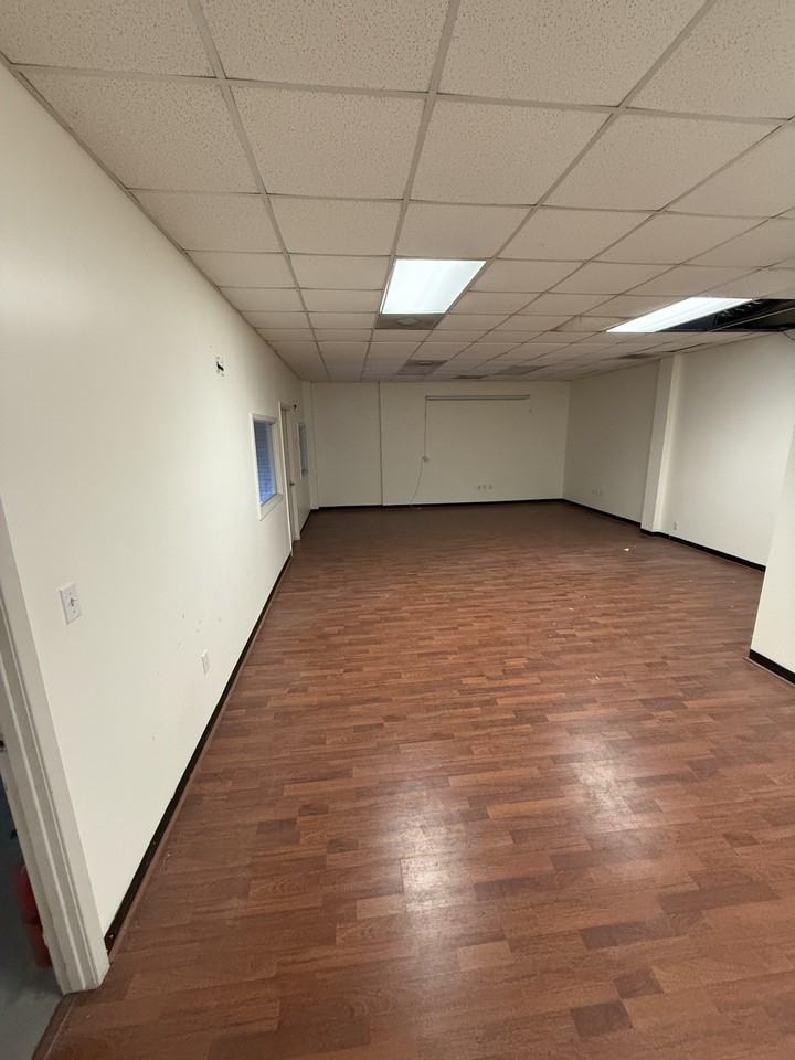 15096 Alvin-Sugarland Road #15096 - Photo 7 of 12