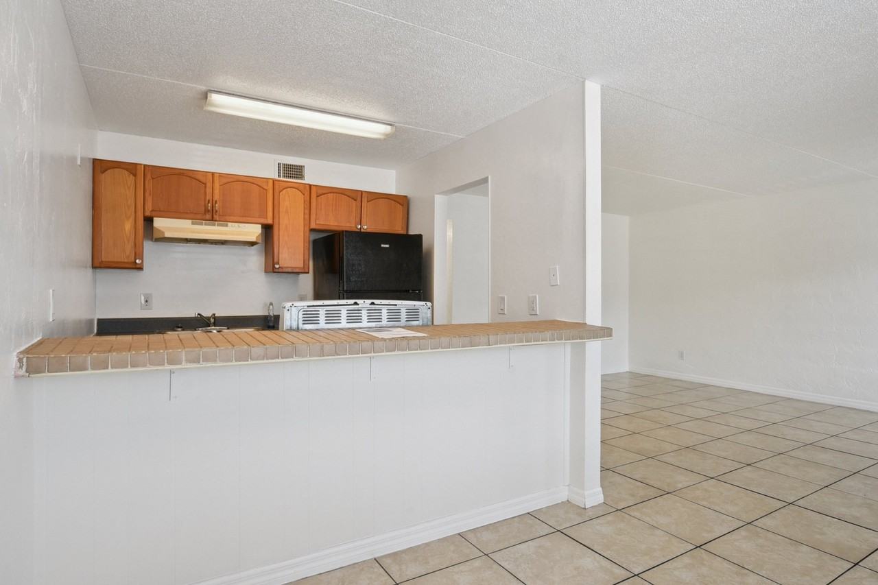 415 North Halifax Avenue #1 - Photo 7 of 21