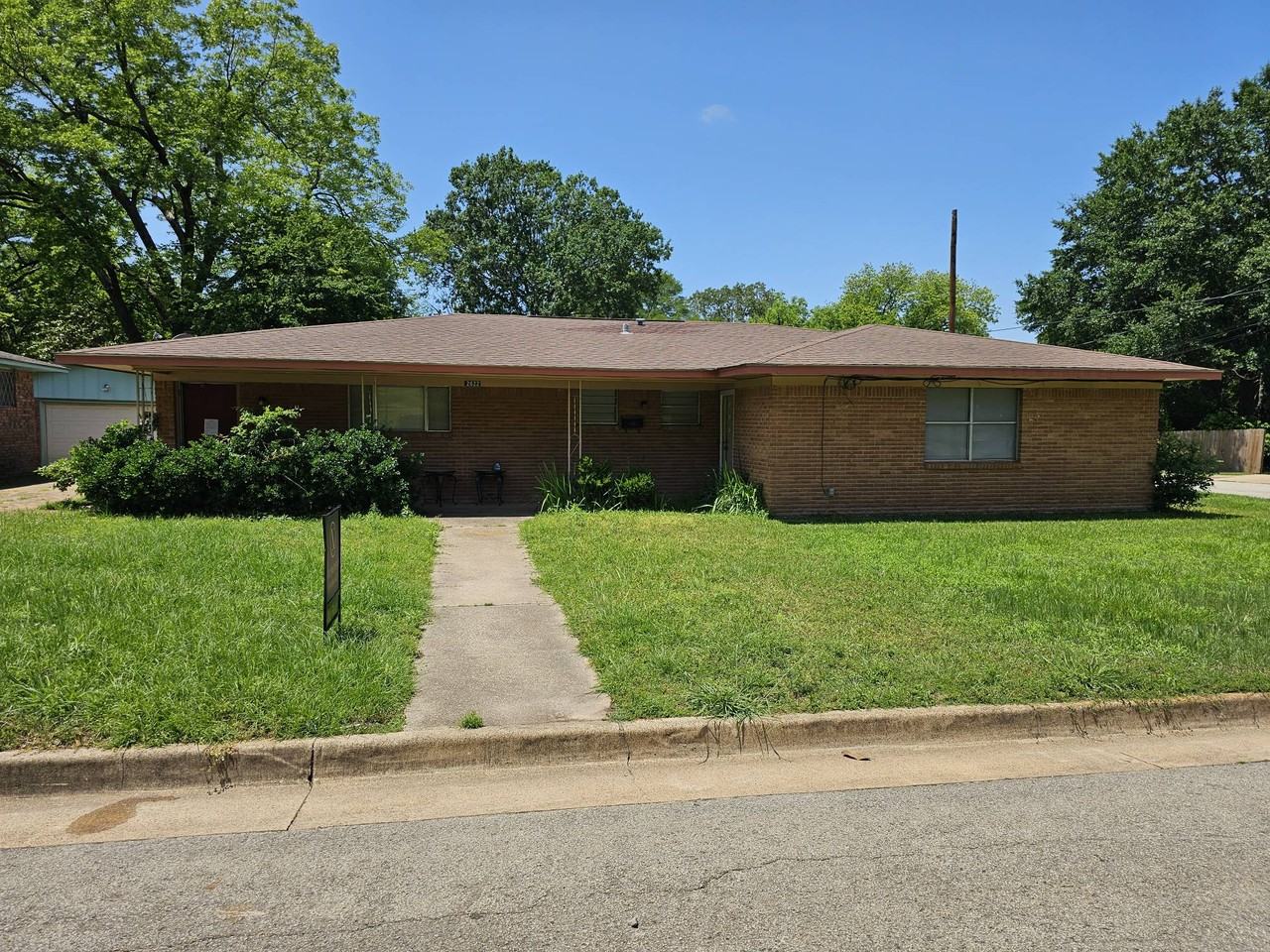 2622 N Tenneha Ave #B - Photo 2 of 2