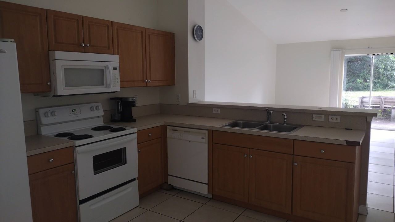 1068 Ainsworth Street East #0 - Photo 4 of 13