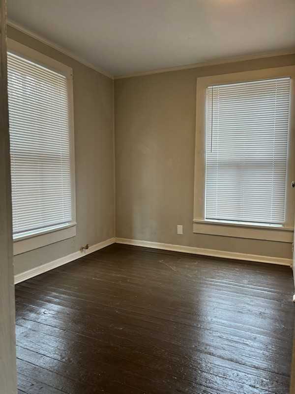 212 W 7th St #B - Photo 2 of 4