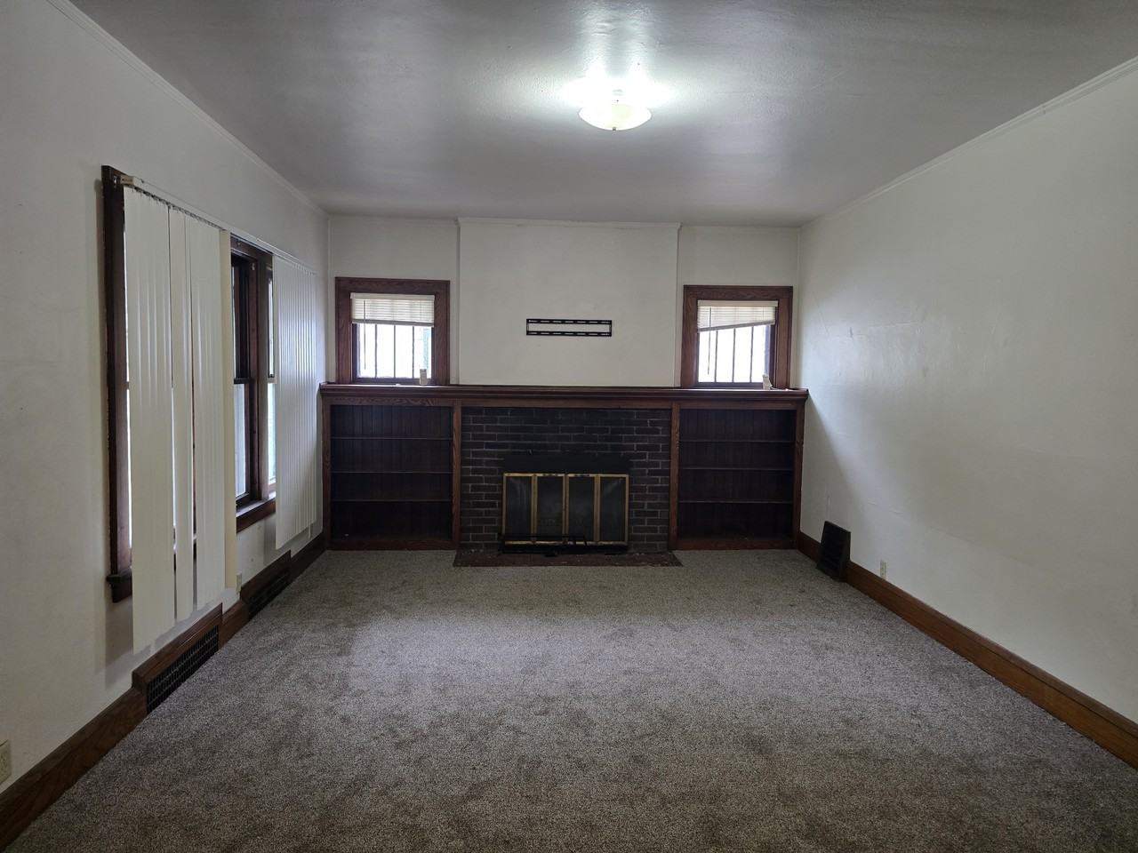 713 12th Ave N #1 - Photo 3 of 9