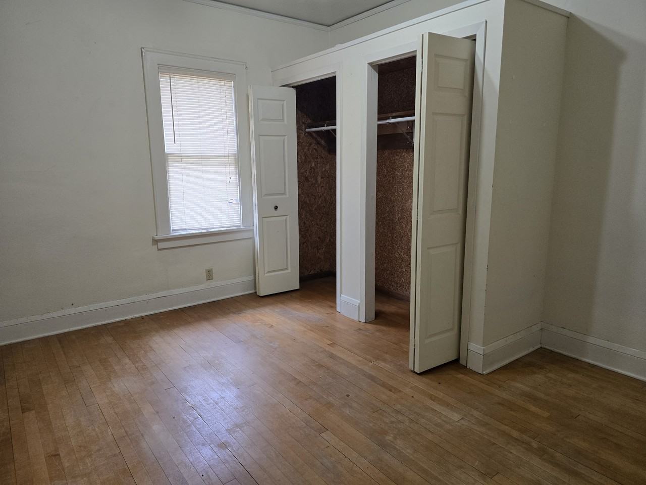 713 12th Ave N #1 - Photo 4 of 9