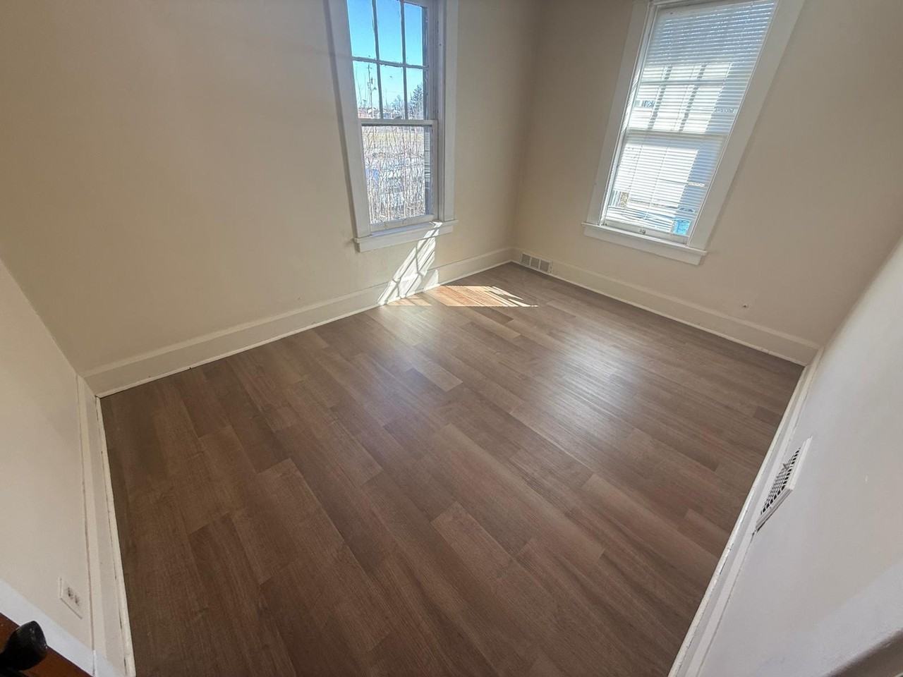 10 East Lucius Avenue #10 - Photo 2 of 20