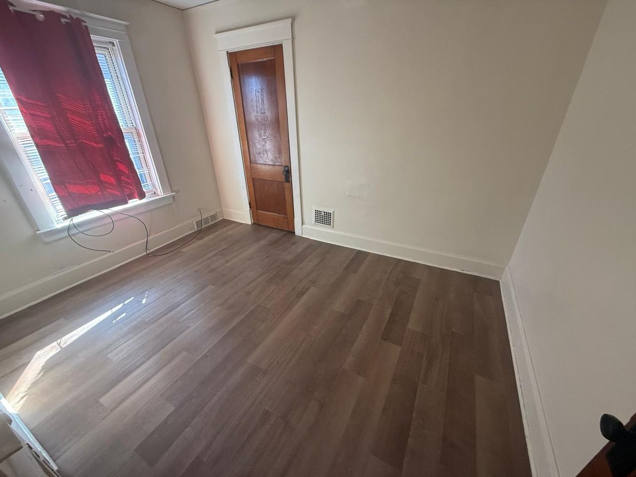 10 East Lucius Avenue #10 - Photo 3 of 20