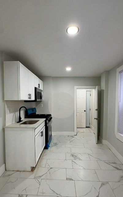 1924 N Taylor St #1 - Photo 4 of 16