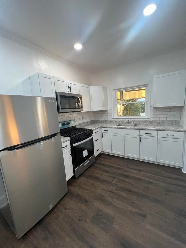 1544 North 10th Street #1 - Photo 5 of 10