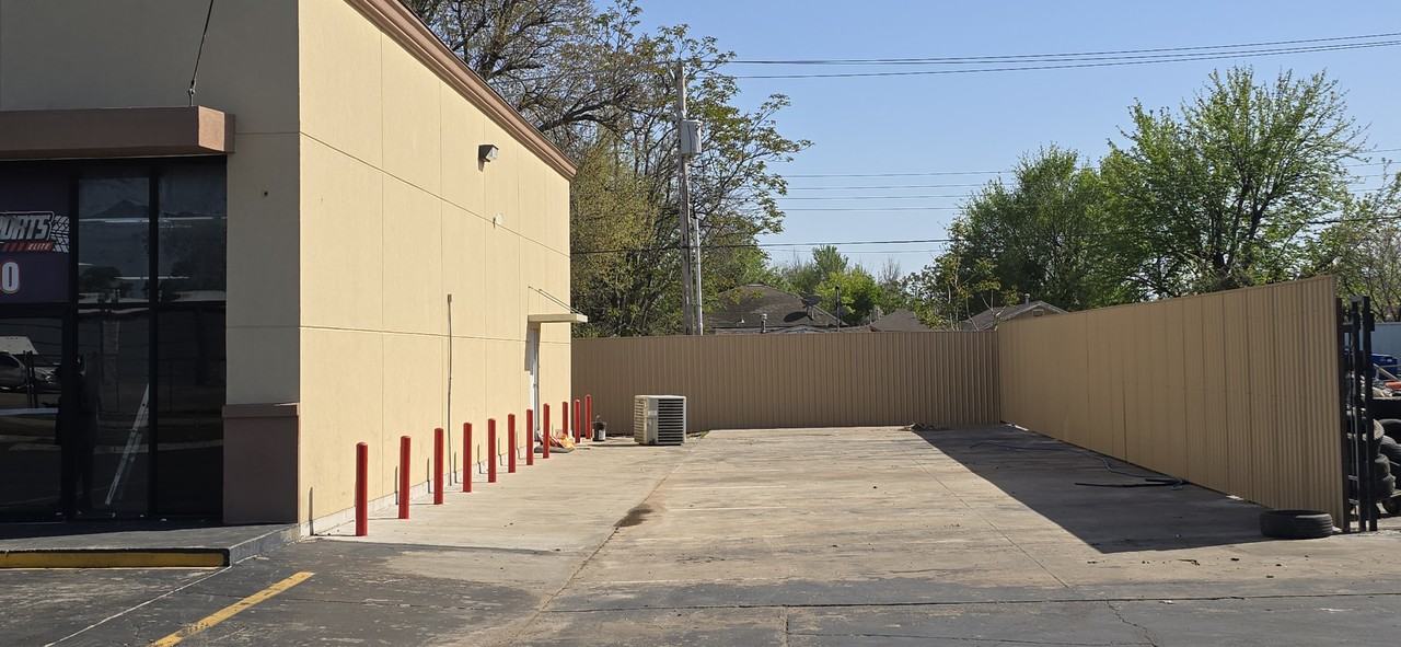 2530 Southwest 29th Street #1 - Photo 3 of 23