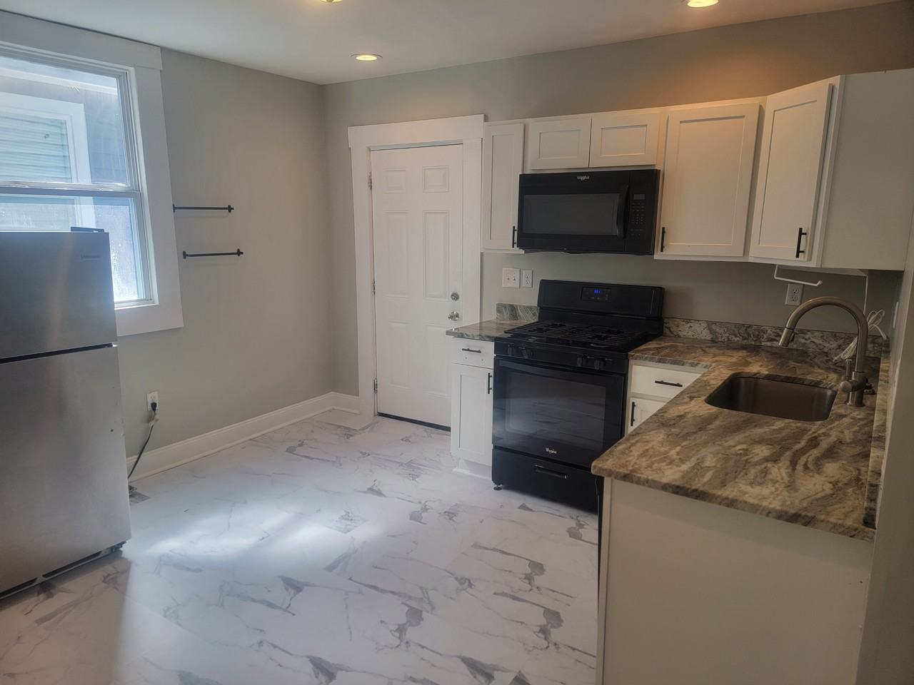 Stanley Ave - Photo 7 of 11