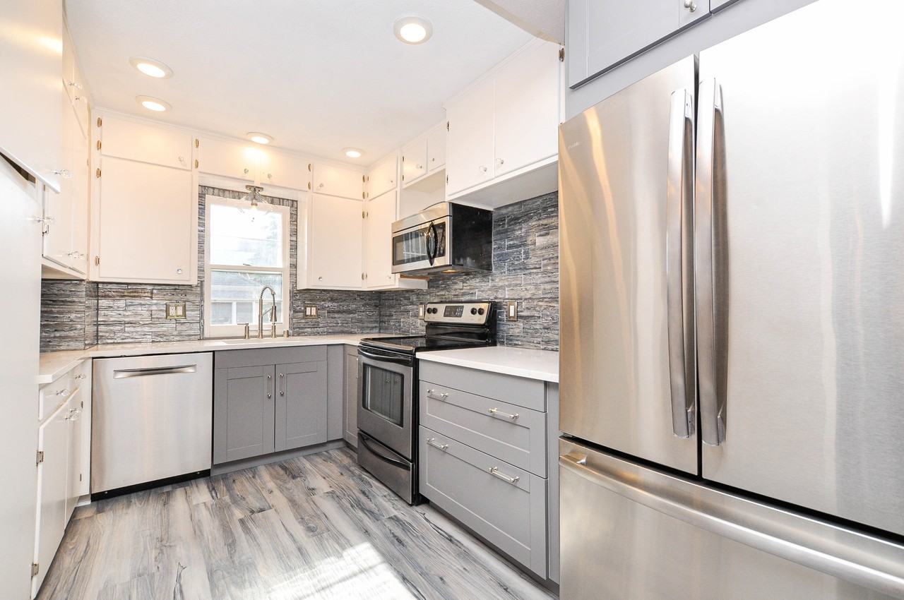 408 15th Ave Sw #1 - Photo 2 of 20