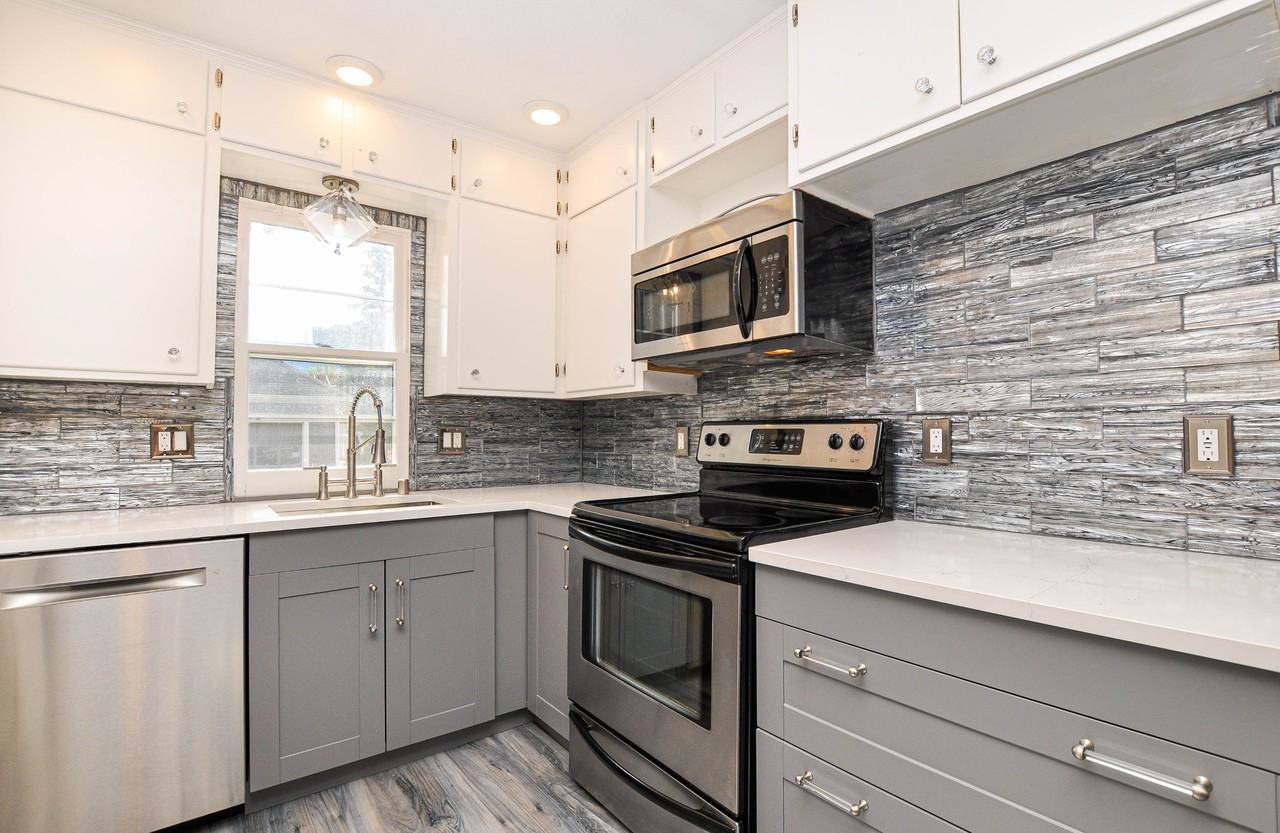 408 15th Ave Sw #1 - Photo 3 of 20