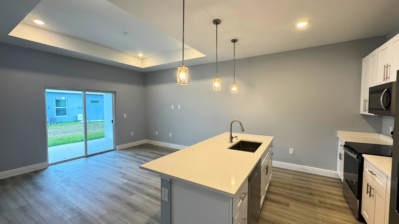 702 Broadway Ave Unit A #A - Photo 3 of 16