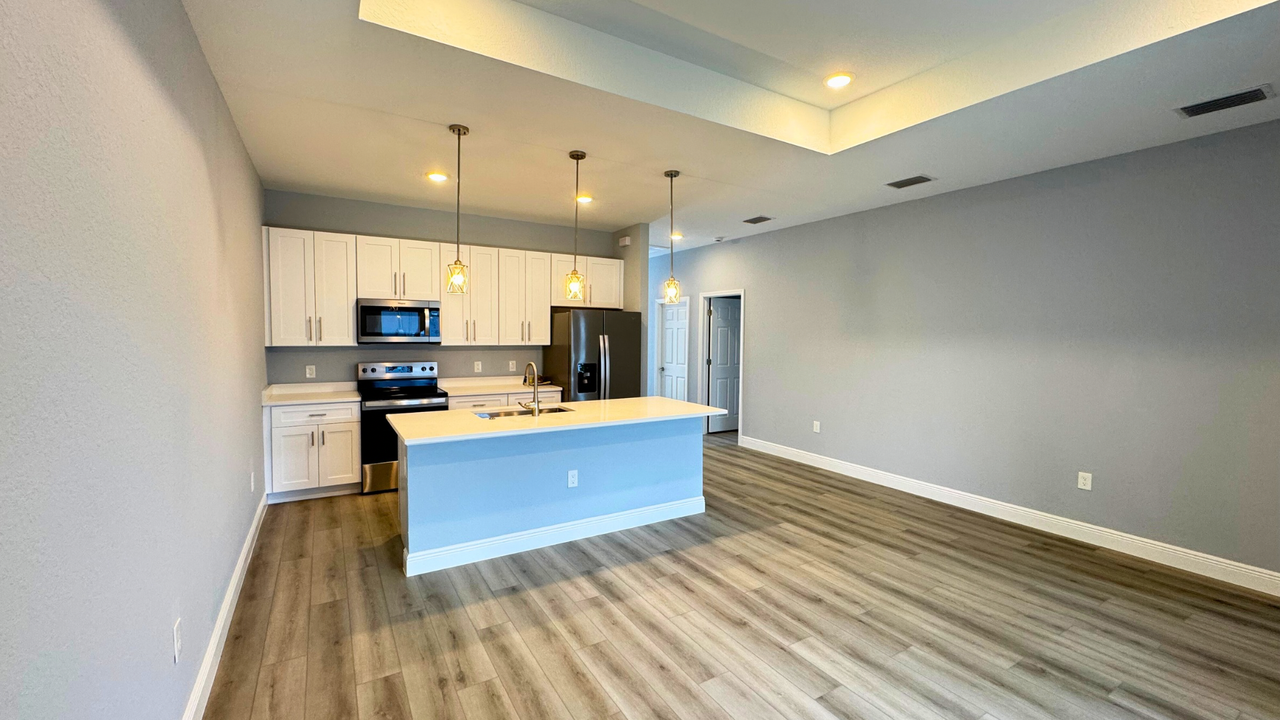 702 Broadway Ave Unit A #A - Photo 6 of 16