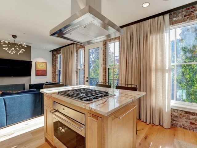 3235 Sw 1st Ave #1 - Photo 7 of 22