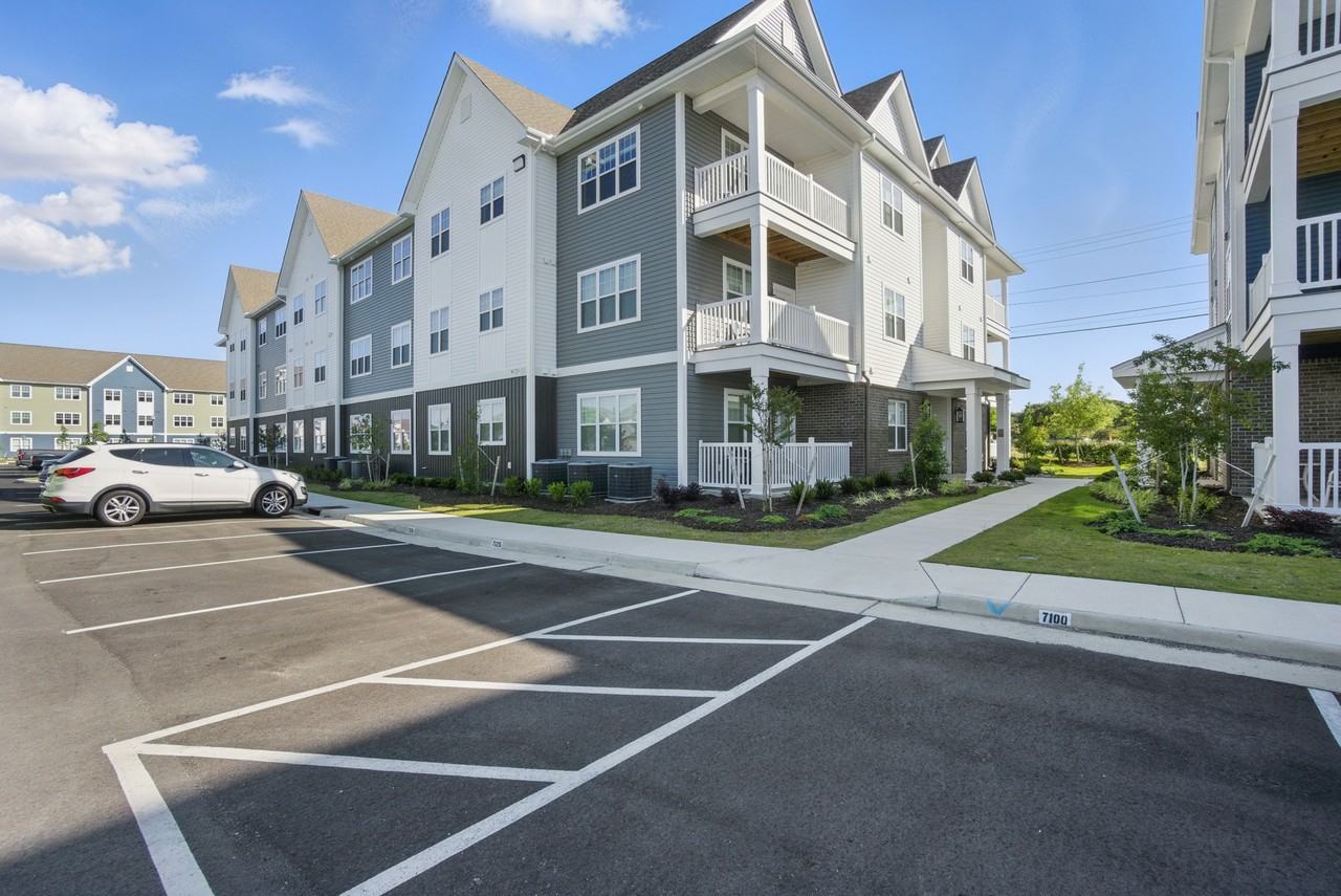 1728 Vankar Dr #307 - Photo 4 of 33