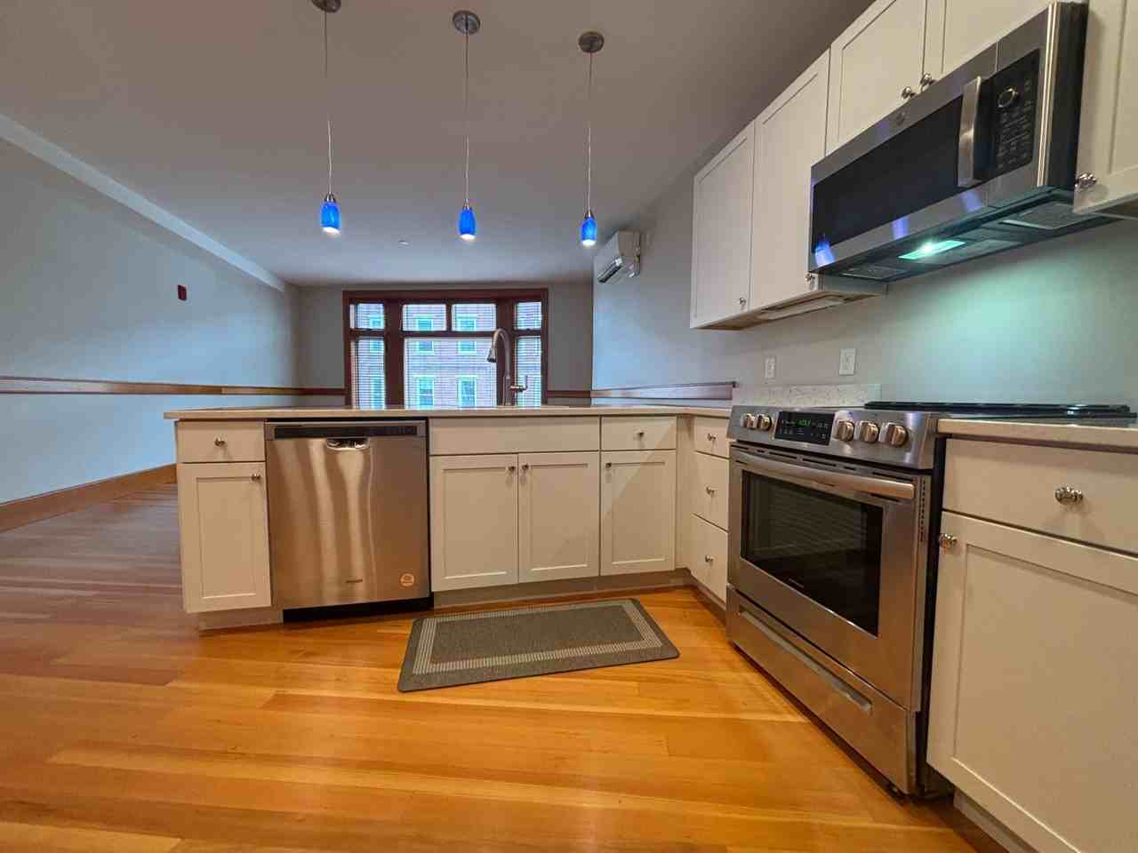 609 Main St #202 - Photo 6 of 34