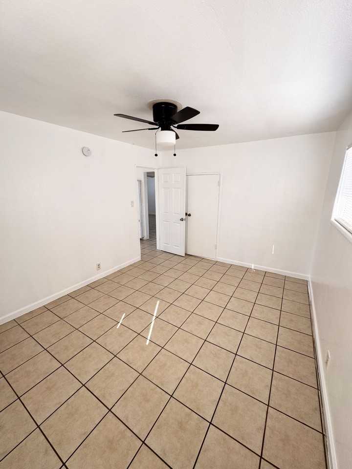 6323 Flora Avenue #6323FLORAD - Photo 4 of 9