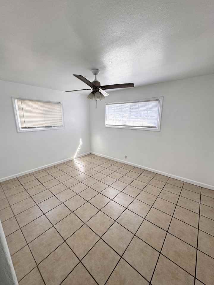 6323 Flora Avenue #6323FLORAD - Photo 5 of 9