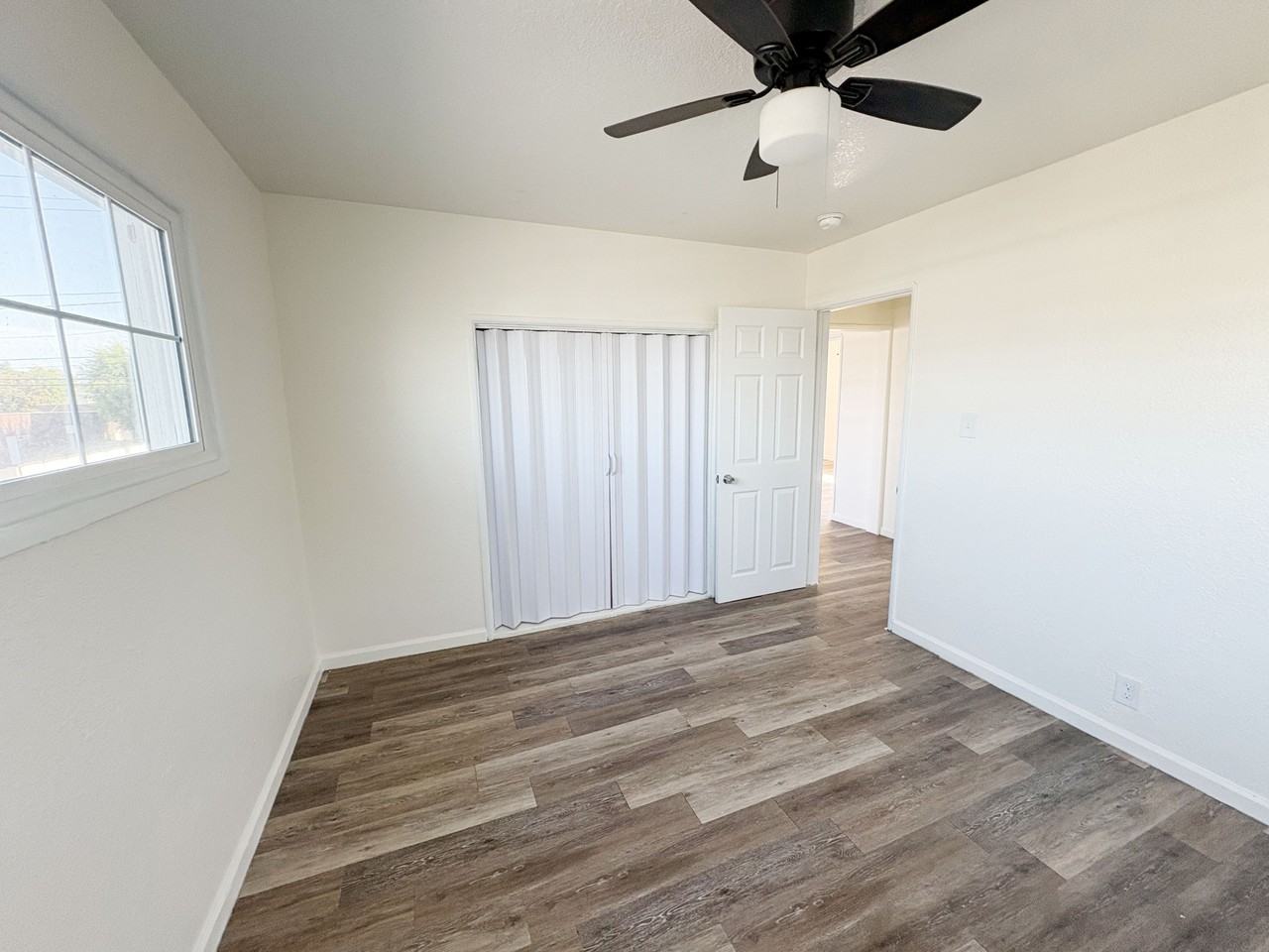 6328 Fishburn Avenue - Photo 4 of 8