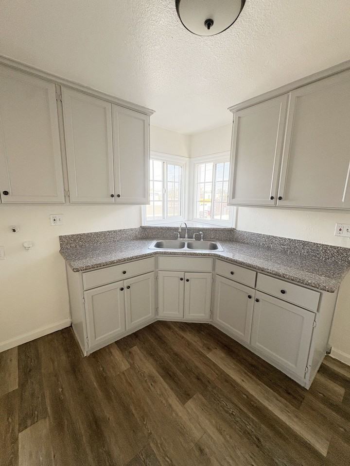 6328 Fishburn Avenue - Photo 5 of 8