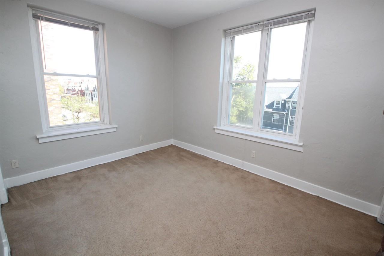 317 North Craig Street #202 - Photo 6 of 9