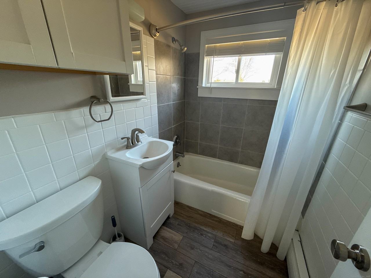 223 223 Connecticut 169 - 2B #2B - Photo 3 of 5