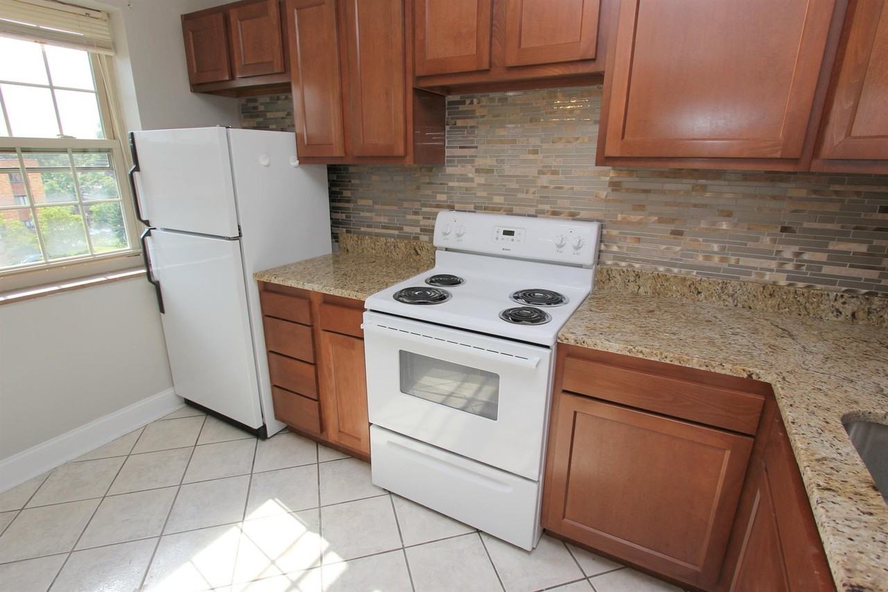 6015 Fifth Avenue #C14 - Photo 2 of 10