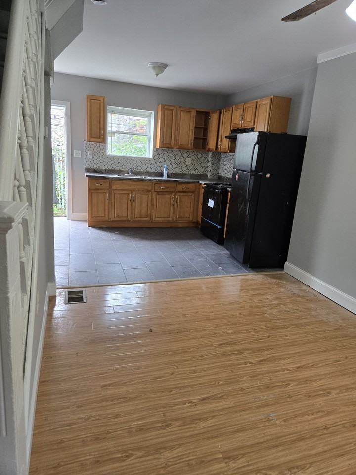 608 East Wensley Street #1 - Photo 3 of 16