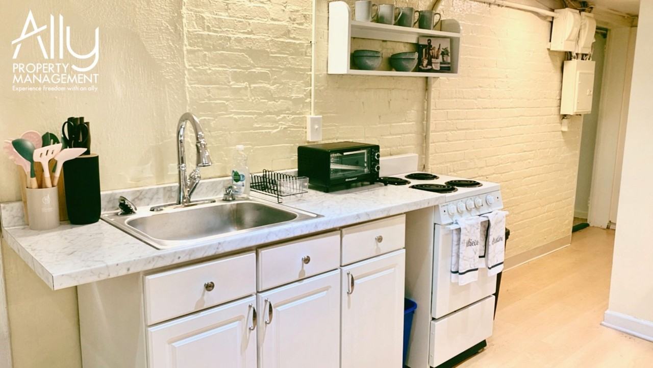 709 Park St #1 - Photo 5 of 24