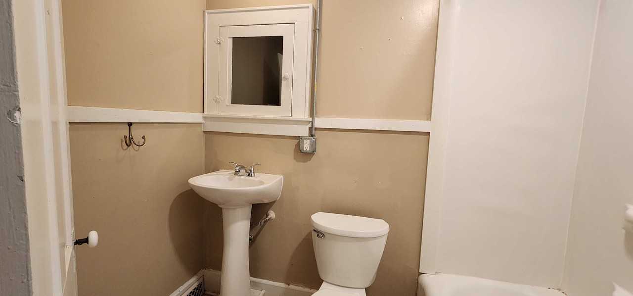 517 Avenue G #517LOWER - Photo 3 of 14