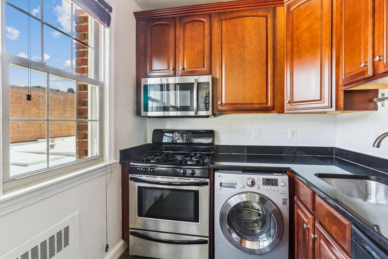 3028 Wisconsin Ave Nw #405 - Photo 4 of 34