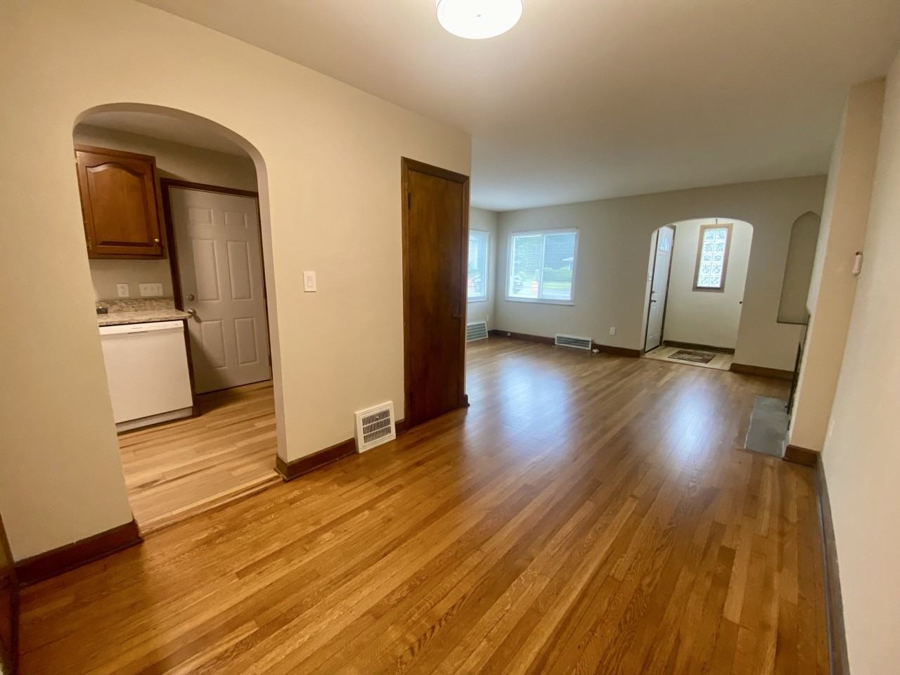 1091 North Main Street #1091 - Photo 4 of 10