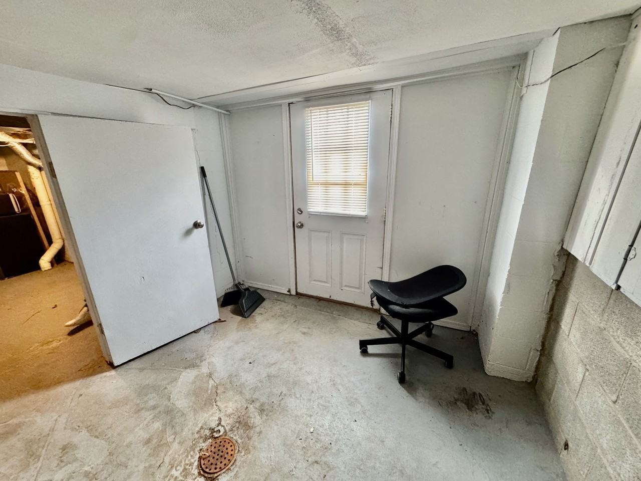 1105 North Woodburn Avenue #1 - Photo 7 of 20