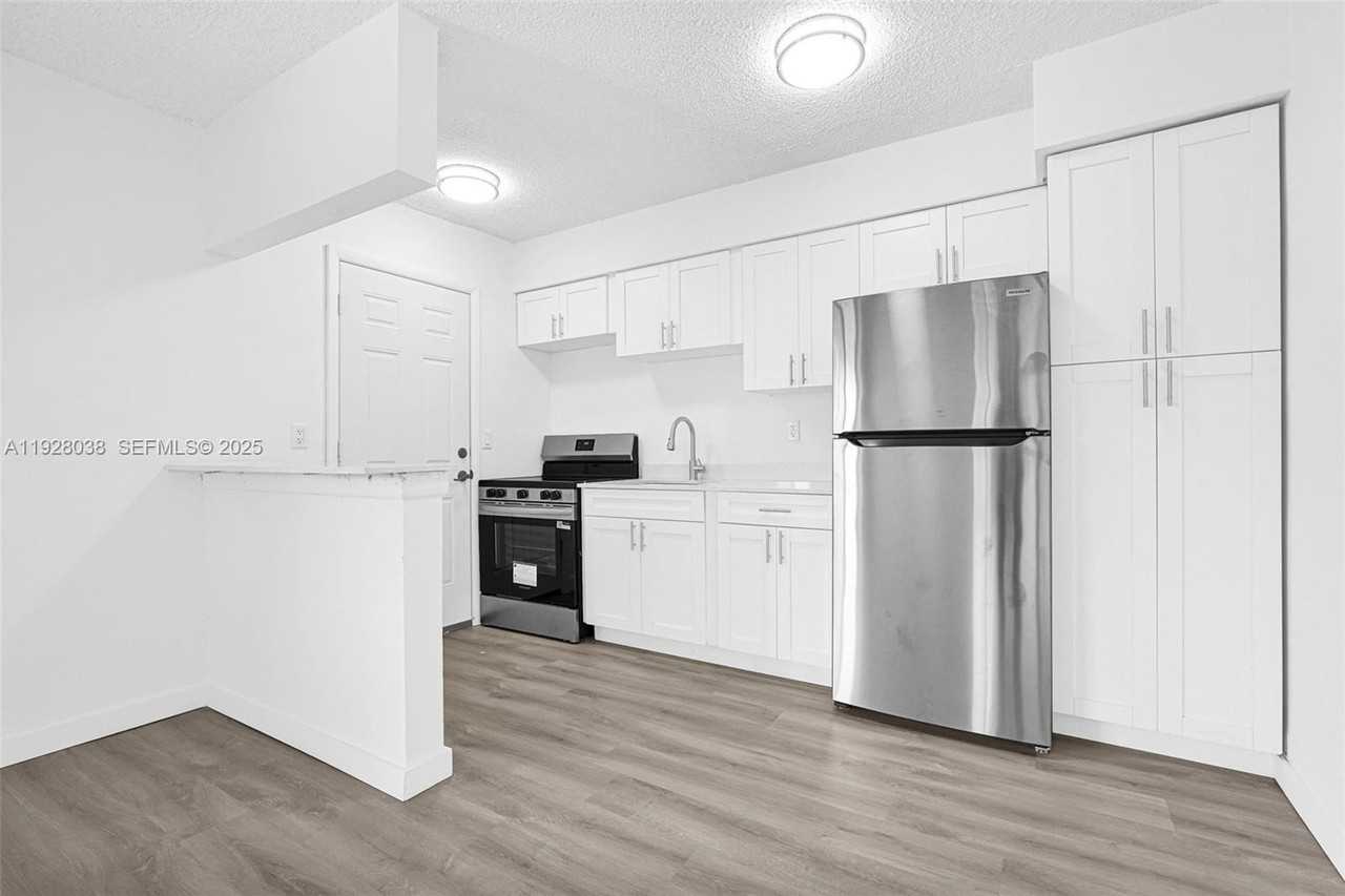 13210 Memorial Hwy #221