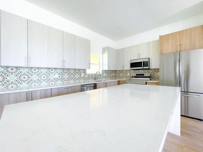 15261 Brainbridge Circle #1 - Photo 6 of 33