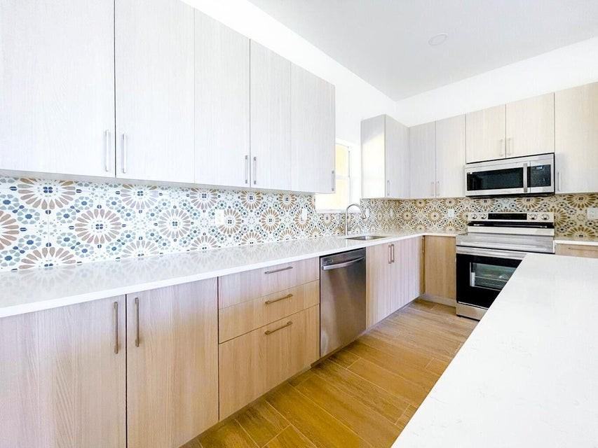 15261 Brainbridge Circle #1 - Photo 7 of 33