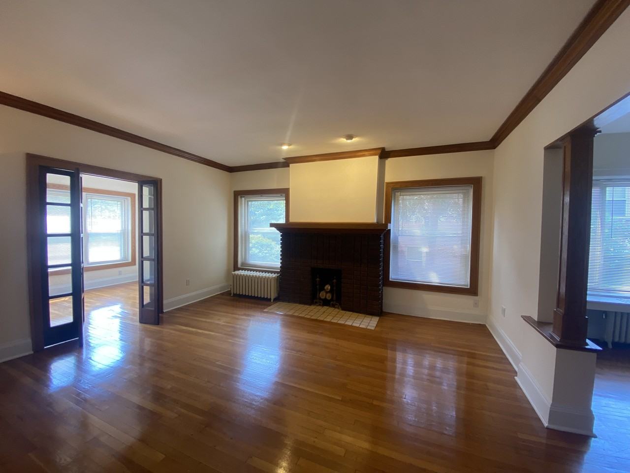 2549 Kenilworth Rd #1 - Photo 6 of 36