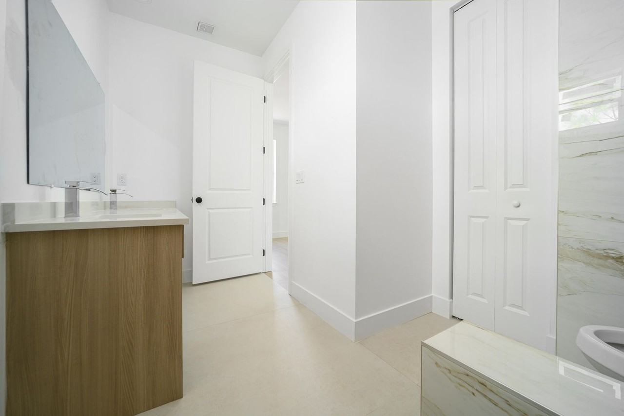 15245 15245 Brainbridge CircleRiovi #1 - Photo 7 of 37