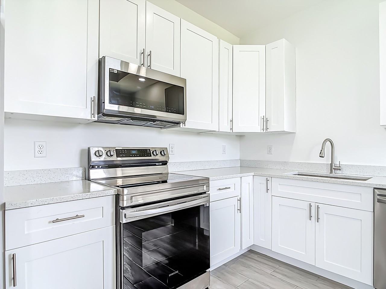 260 Rotonda Boulevard West #1 - Photo 7 of 30