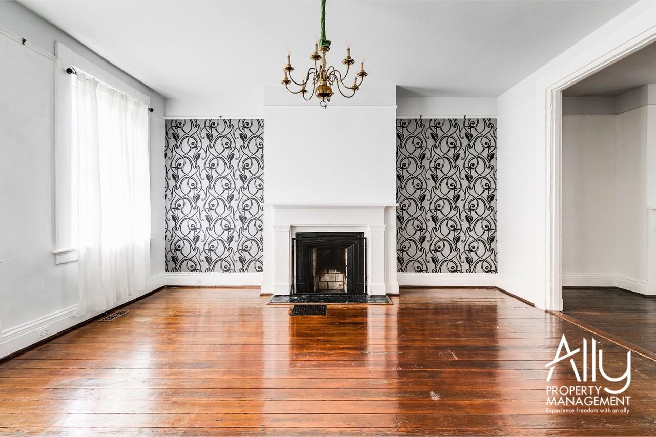 2206 East Broad Street #1 - Photo 4 of 31