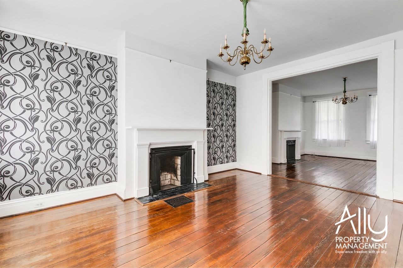 2206 East Broad Street #1 - Photo 5 of 31