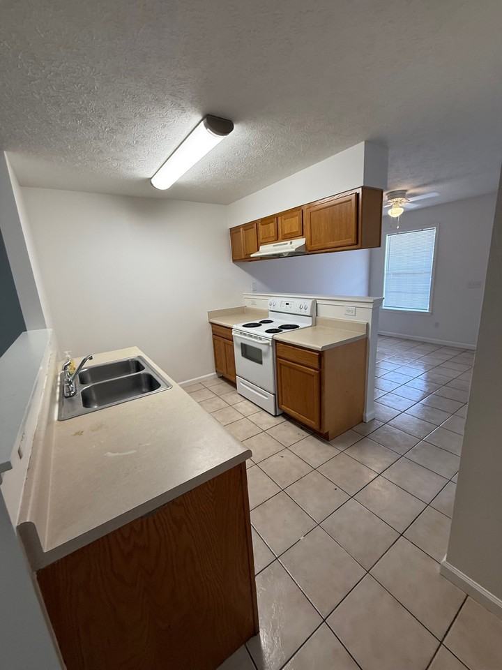 2605 Lagoon Knoll Drive #1 - Photo 5 of 9