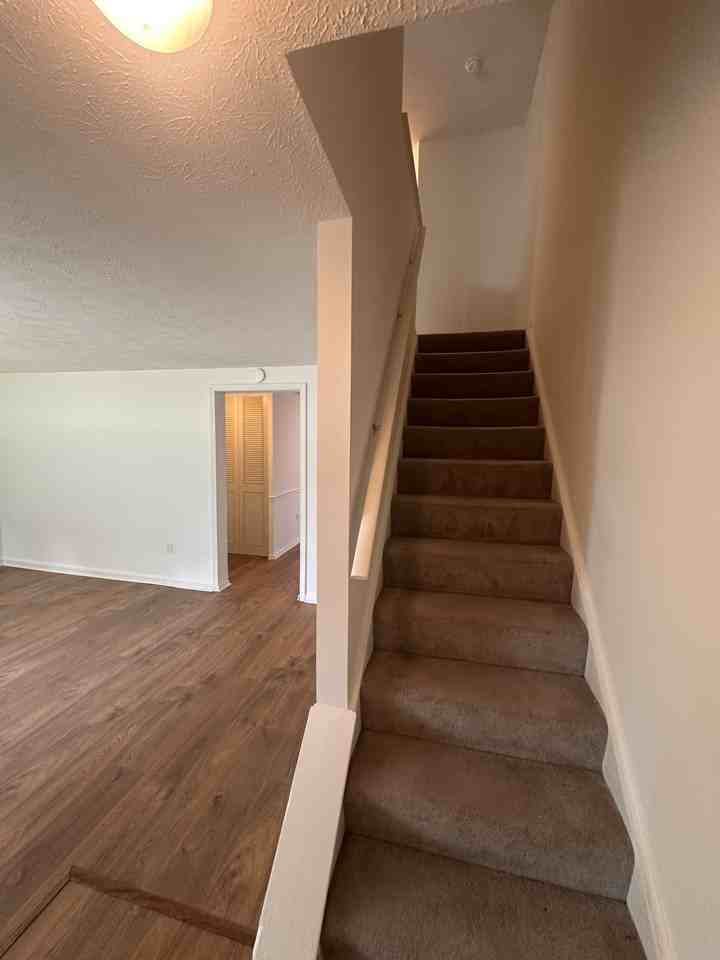 445 Heather Ridge Dr #1 - Photo 6 of 10