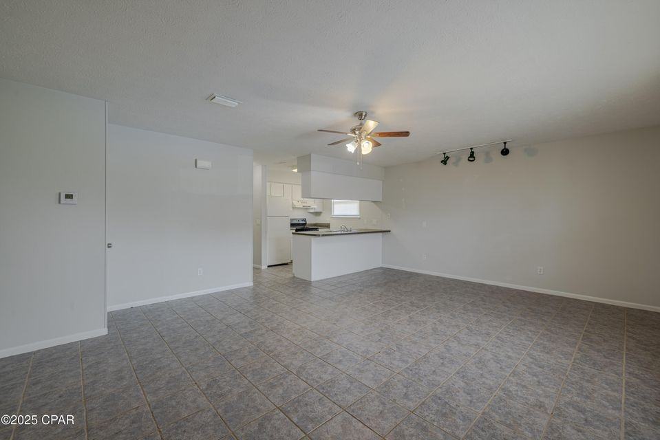 7813 N Lagoon Dr #1 - Photo 4 of 16