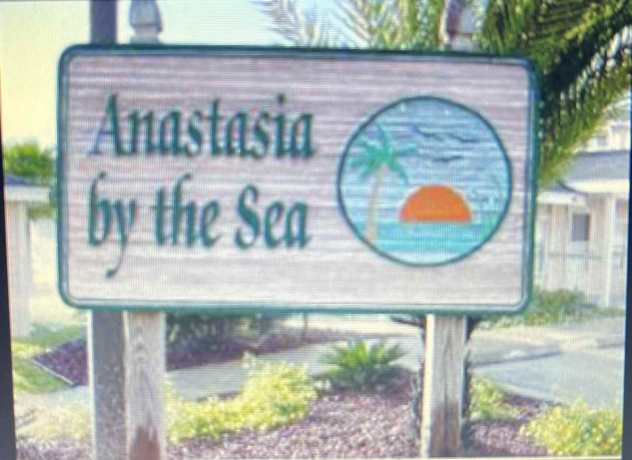 210 16th St #1 - Photo 4 of 26