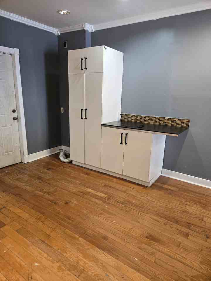 491 E Penn St #1 - Photo 5 of 17