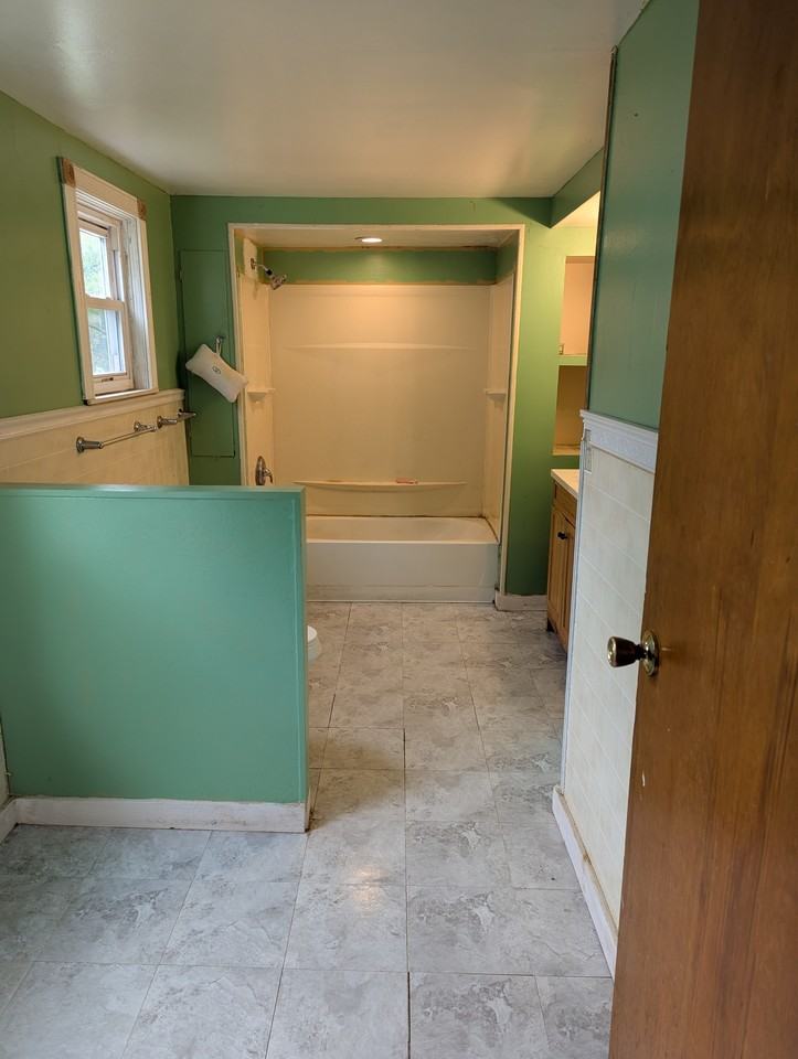 1128 N Main St #1 - Photo 4 of 11