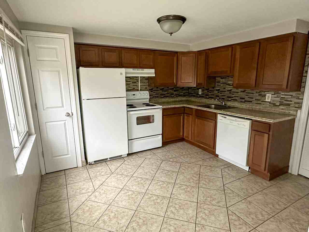 1684 Hulton Rd #1684HUL - Photo 2 of 7