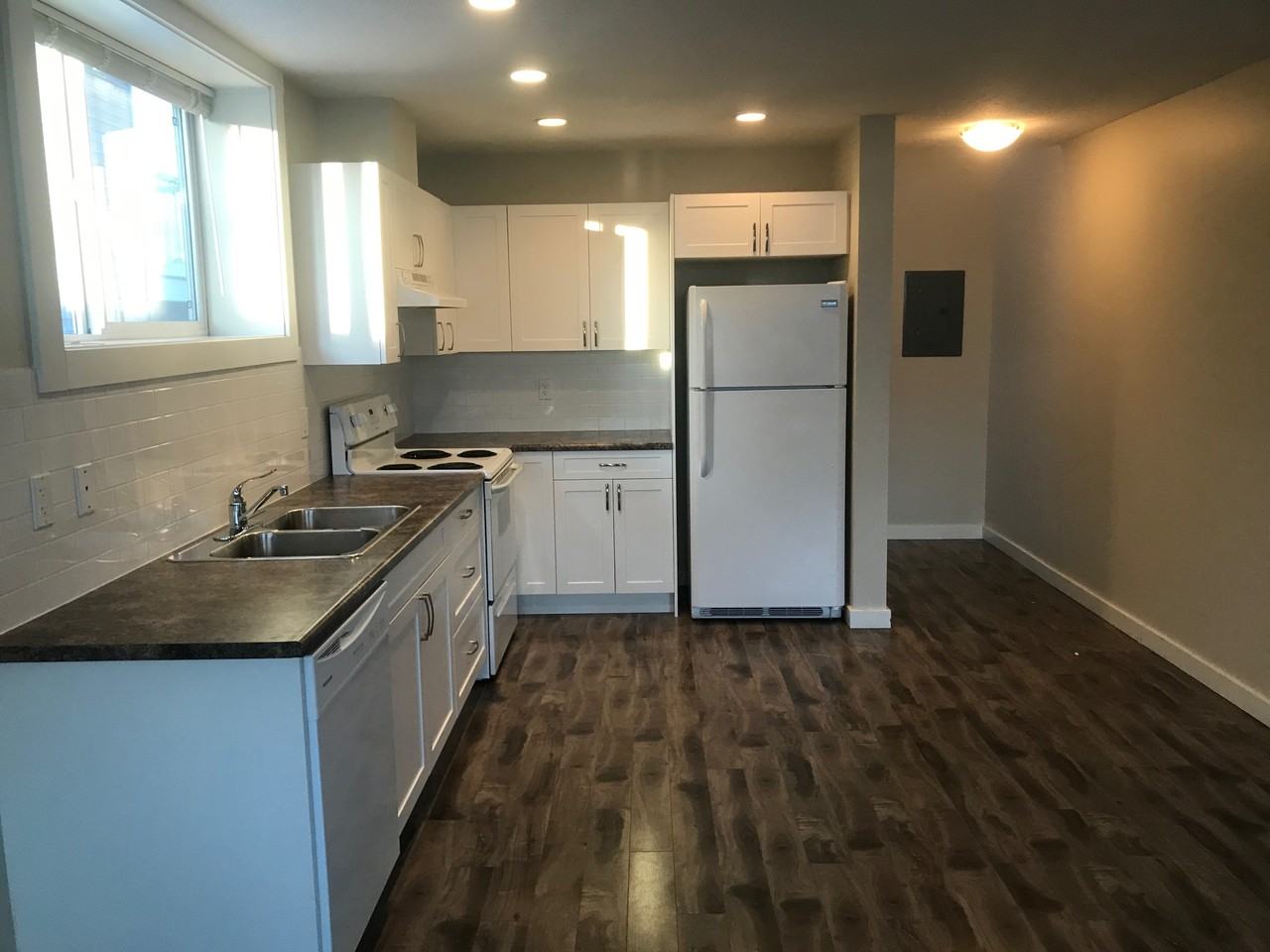 1640A 87 Ave #1-1640A - Photo 2 of 9