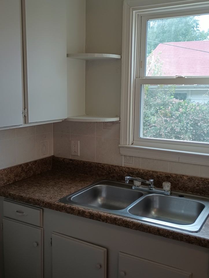 327 Caulder Ave #1 - Photo 3 of 14